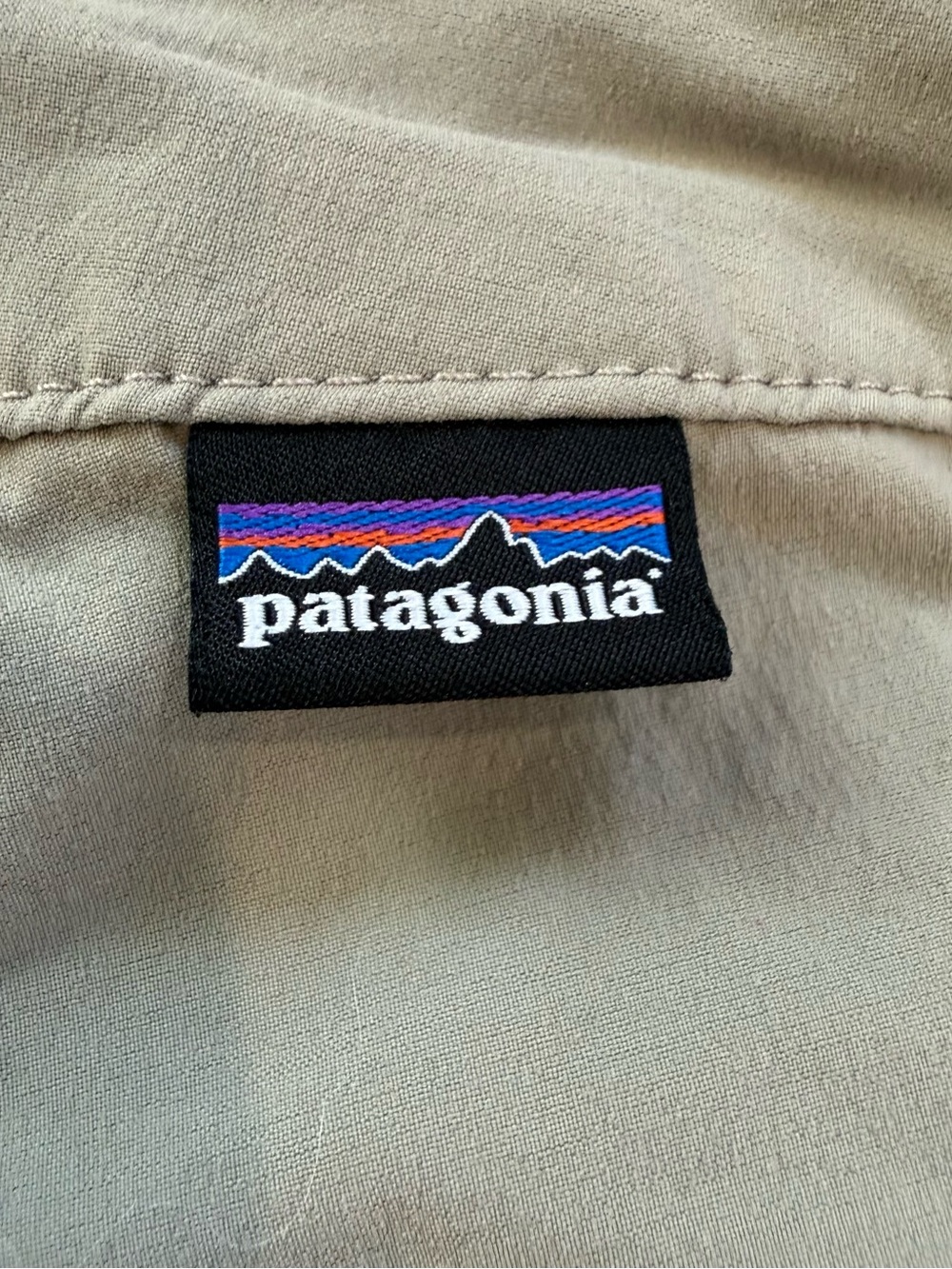 Patagonia Women’s Light Weight Tan Hiking Active Shorts - Size 8 - Picture 3 of 10